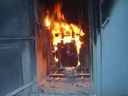 夏日炎炎，北京創(chuàng)聯(lián)匯通電氣教你必備油浸式變壓器防火常識