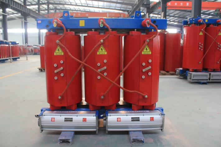 一般北京創(chuàng)聯(lián)匯通電氣全鋁的干式變壓器800kva價(jià)格是33900元，全銅的800kva干式變壓器價(jià)格是65000元。